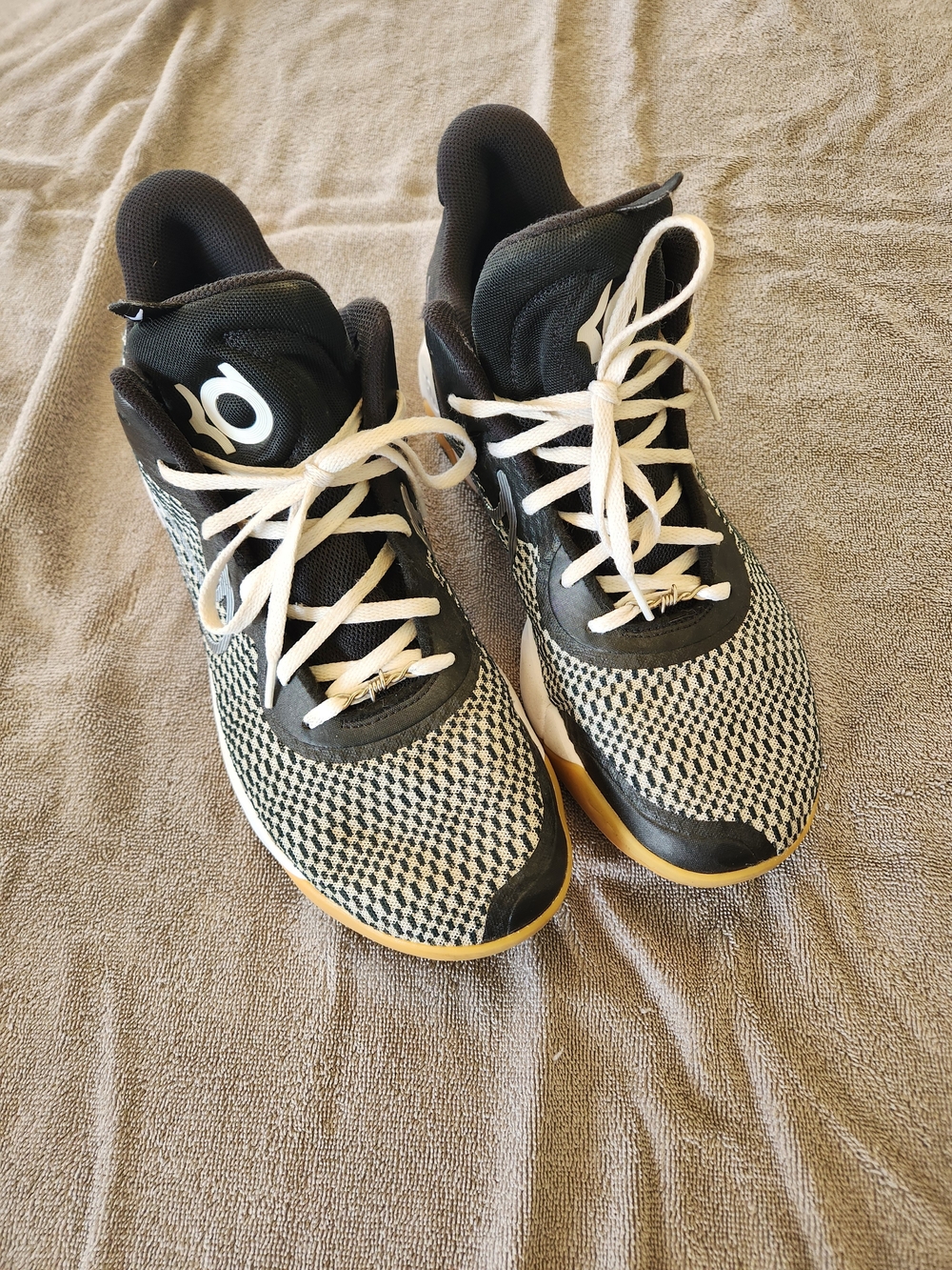 Mens Nike KD Trey Basketball Shoes Size 12.